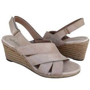 Clarks Lafley Krissy 26134502 Womens Sand Leather Strap Wedges Heels Shoes 9.5M